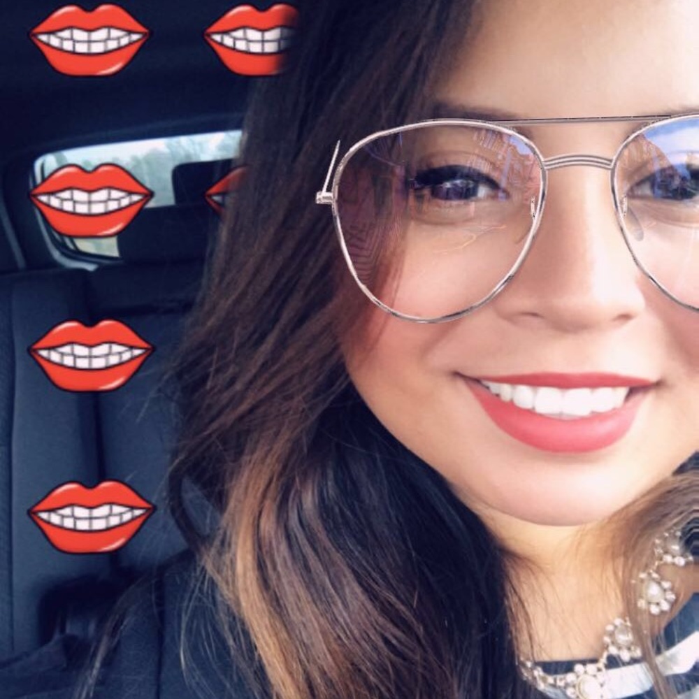 Meet Your Posher, Adri!